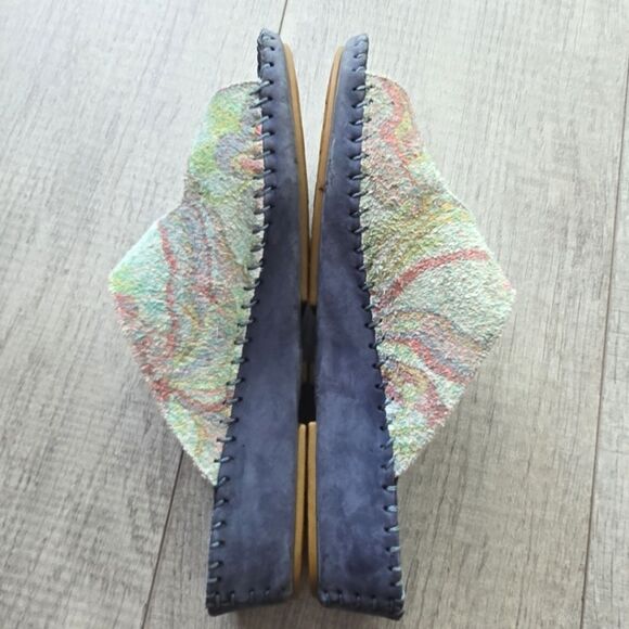 La Plume Jen Leather Suede pastel flowers slides Sandals floral casual 8.5 - Picture 3 of 11